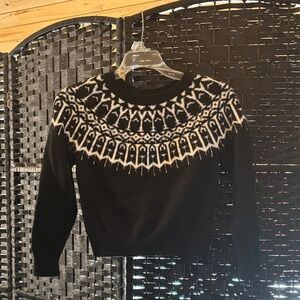 Black and White Patterned Girl’s Sweater